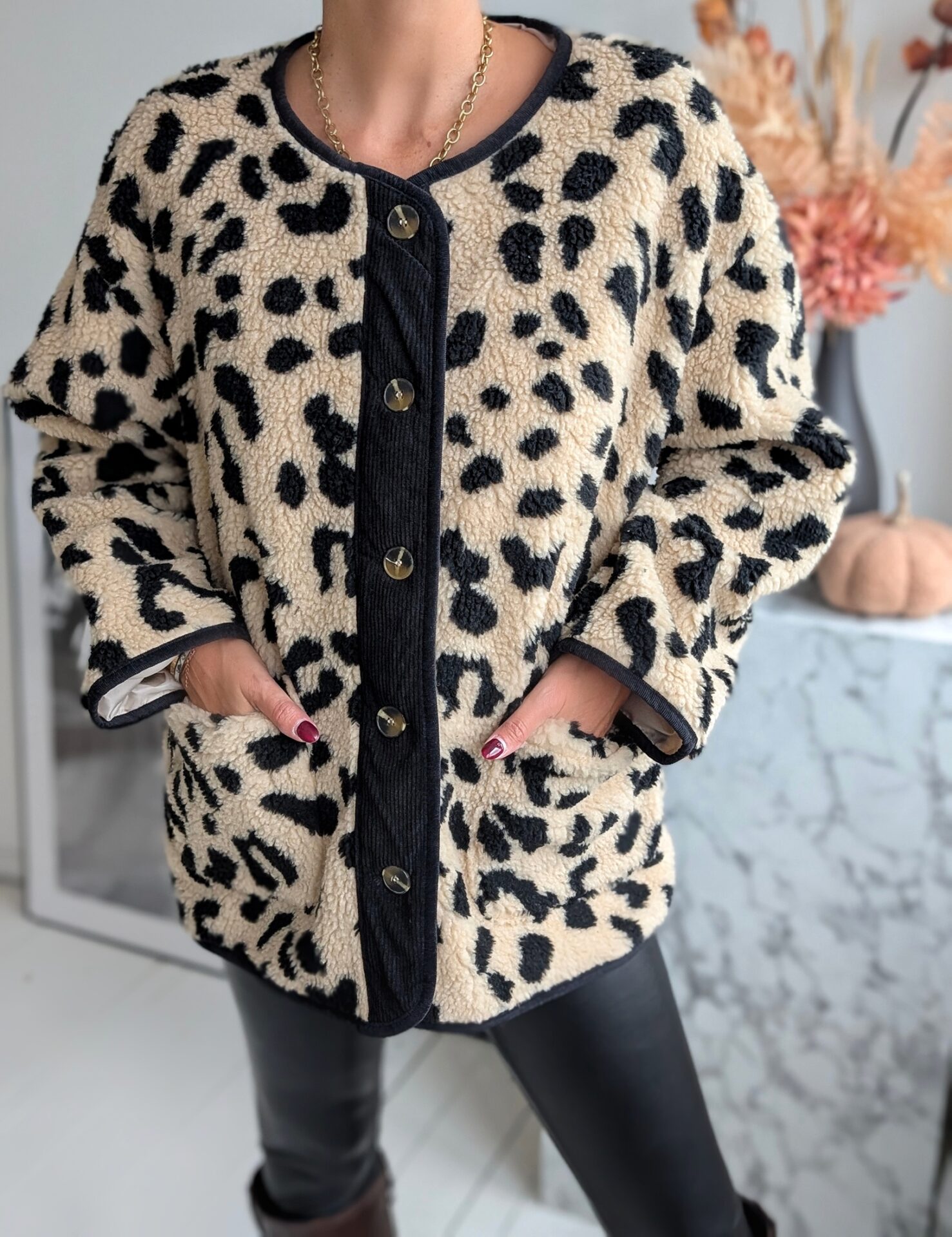 weite Kuscheljacke FUR ME LEO EDITION – versch. Farben – SALE