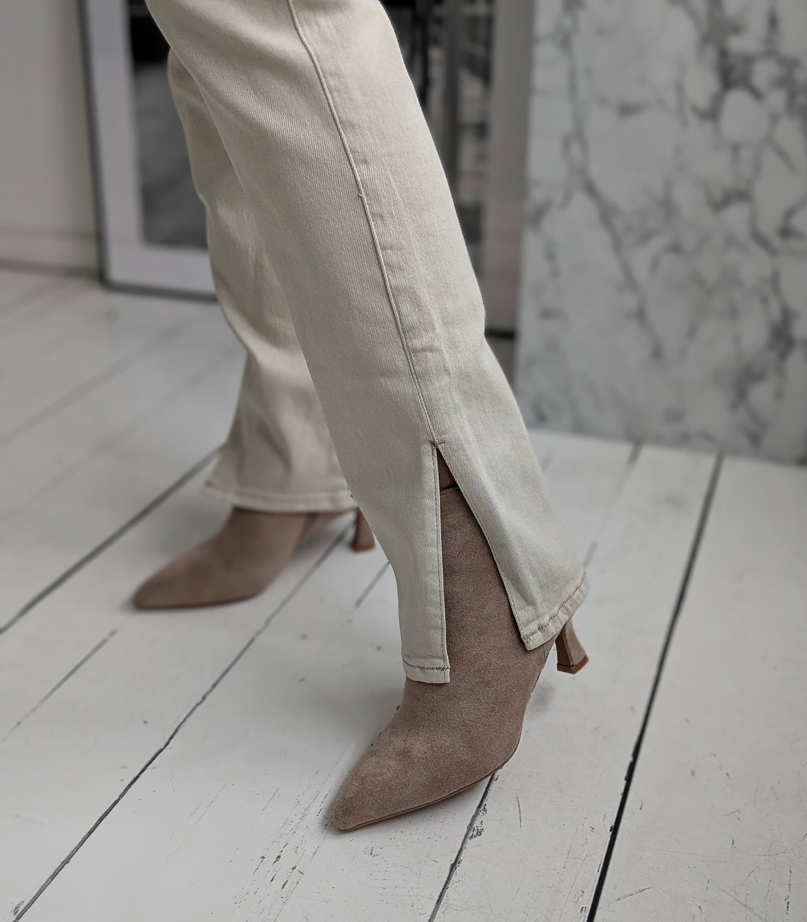 STRAIGHT Jeans SLIT LEG beige